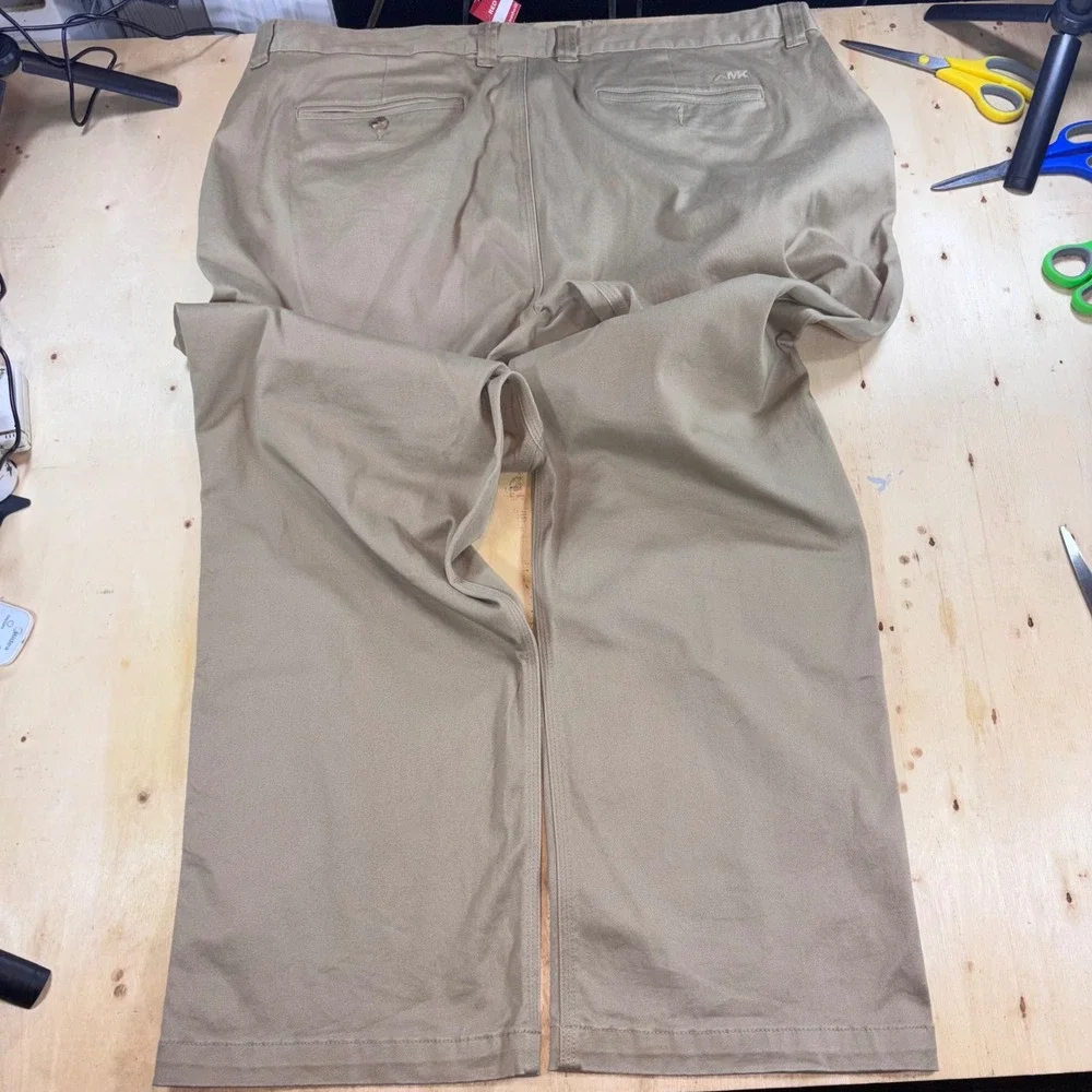Mountain Khakis Relaxed Fit Tan Chino Pants Mens 42x32 Cotton Blend Outdoor